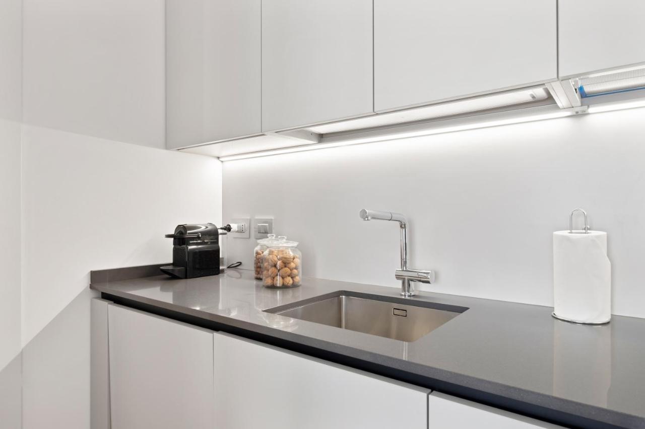 Altido Spacious Apt For 4 With Balcony In Porta Romana Milan Luaran gambar