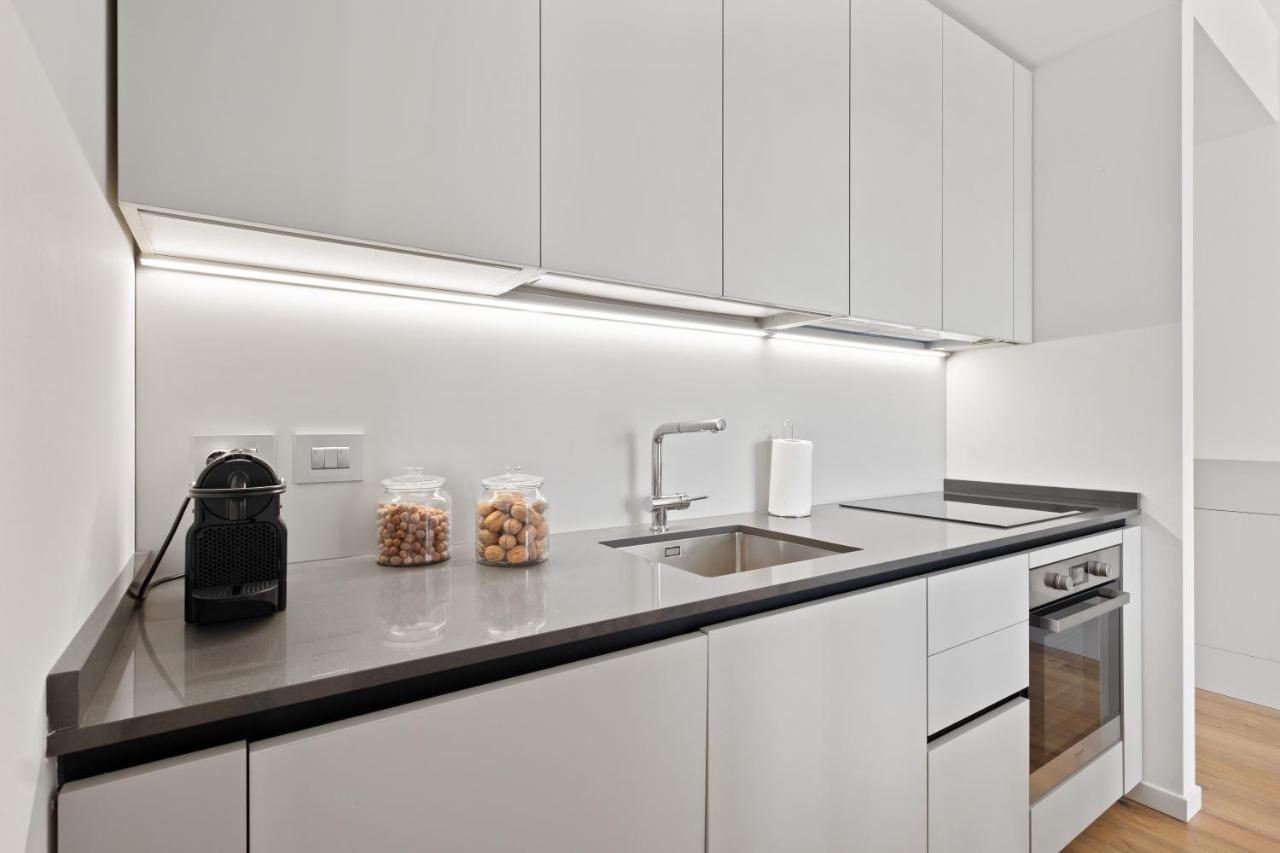 Altido Spacious Apt For 4 With Balcony In Porta Romana Milan Luaran gambar